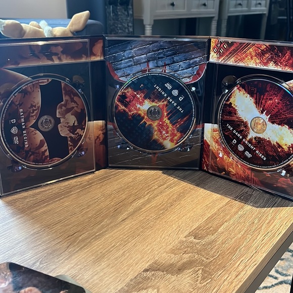 The Dark Knight Trilogy DVD - Picture 4 of 5